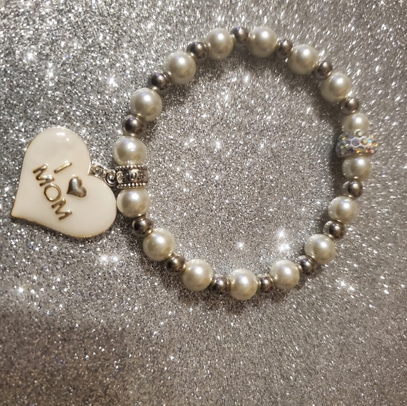 BEAUTIFUL BRACELET FOR MOM. - Picture 1 of 10